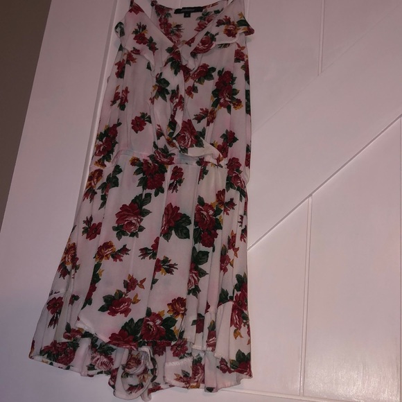 Rose pattern romper!! 🌹 - Picture 4 of 5